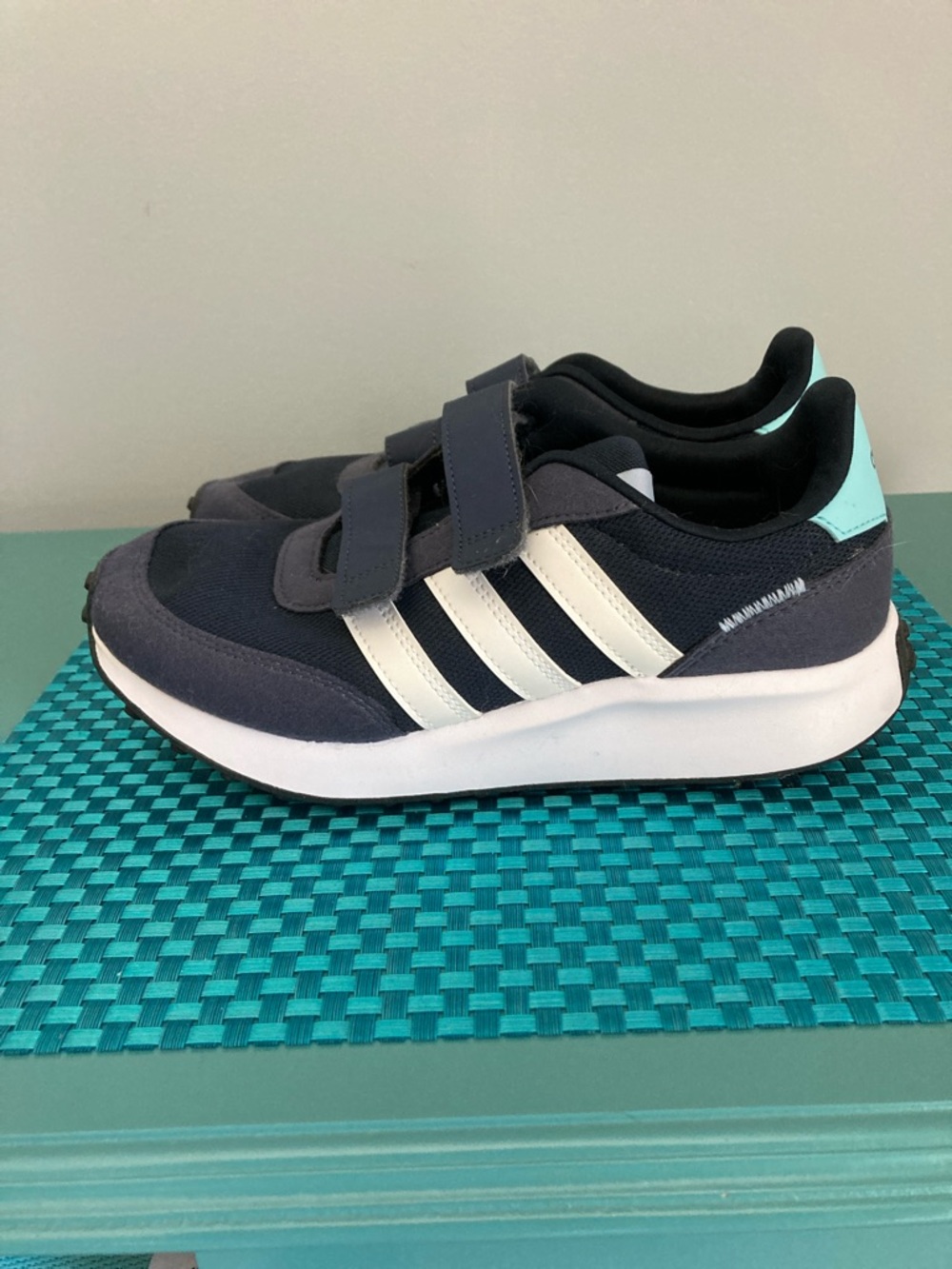 Adidas Velcro Athletic Sneakers Unisex Kids Size 5.5